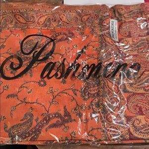 New and still in wrapping! Beautiful Pashmina